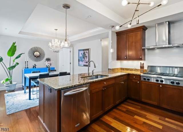 Property at 40 W Park Pl Unit 303, Morristown Town, NJ 07960-4338, 1 bed, 1.5 baths