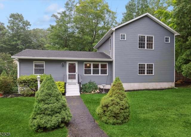 Property at 13 Oklahoma Trl, Hopatcong Boro, NJ 07843-1776, 4 beds, 2 baths