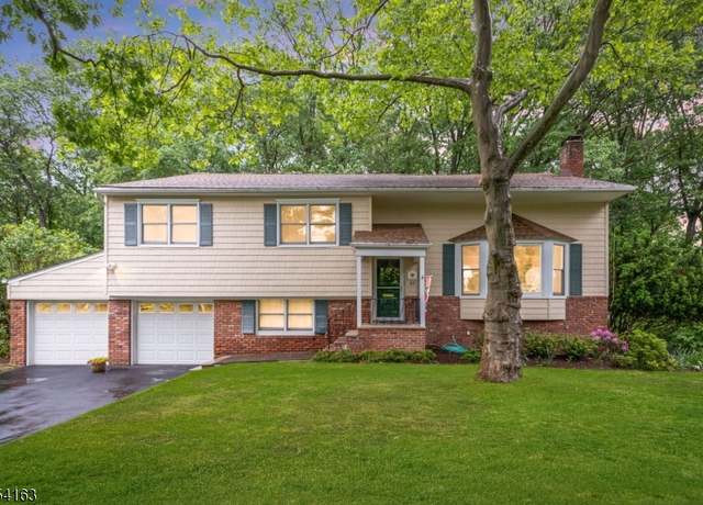 Property at 60 Elm St, New Providence Boro, NJ 07974-2335, 4 beds, 3.5 baths