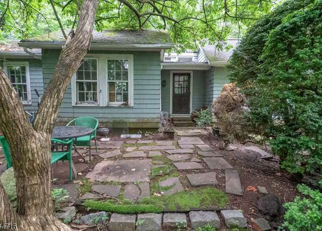 Property at 7 Old Lane Highwood, Franklin Twp., NJ 08873-1842, 2 beds, 1 bath
