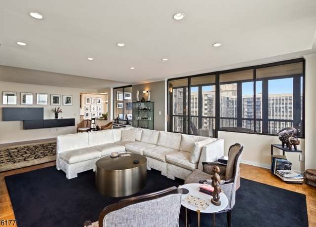 Property at 200 Winston Drive, Apt 2808, Cliffside Park Boro, NJ 07010, 3 beds, 2.5 baths