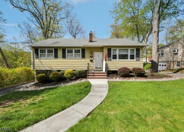 Property at 93 Lessing Rd, West Orange Twp., NJ 07052-2605, 3 beds, 1.5 baths
