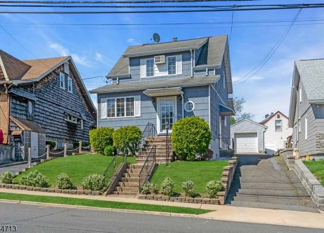 Property at 686 Selfmaster Pkwy, Union Twp., NJ 07083-7278, 3 beds, 1.5 baths
