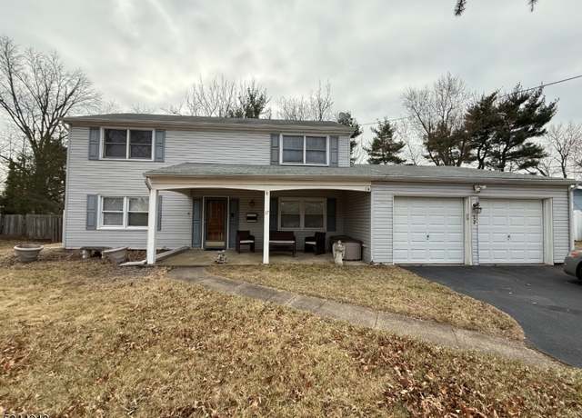 Property at 17 Evergreen Rd, Franklin Twp., NJ 08873-2821, 3 beds, 2.5 baths