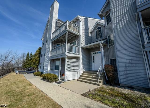 Property at 17 Crystal Ln, Paterson City, NJ 07501-3372, 2 beds, 2 baths