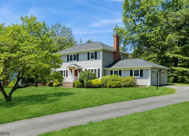 Property at 11 Post Ter, Bernards Twp., NJ 07920-2430, 4 beds, 2.5 baths