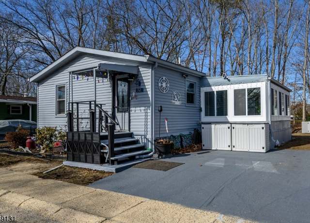 Property at 52 Douglas Dr, Jackson Twp., NJ 08527-3516, 2 beds, 2 baths