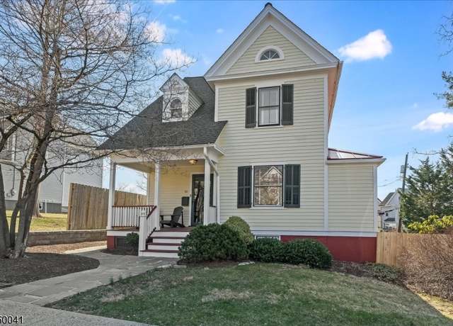 Property at 43 Mills St, Morristown Town, NJ 07960-3717, 3 beds, 2 baths