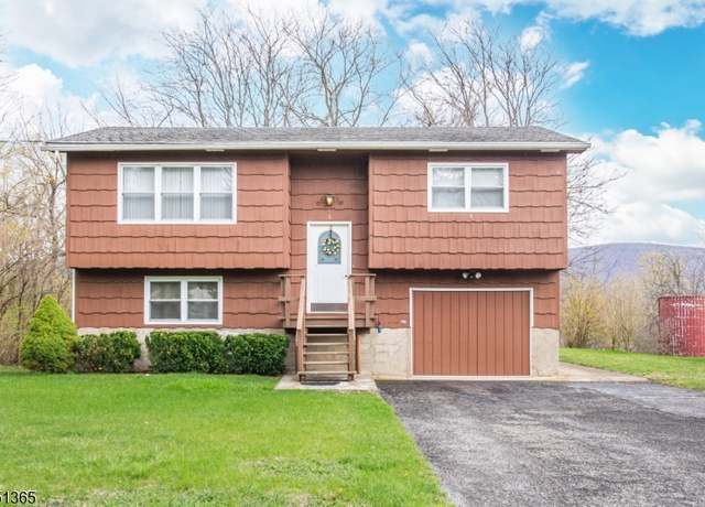 Property at 6 Carnation St, Vernon Twp., NJ 07418-1918, 3 beds, 1 bath