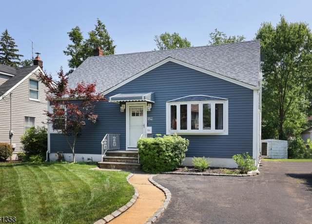 Property at 992 Milton Blvd, Rahway City, NJ 07065-1734, 3 beds, 3.5 baths
