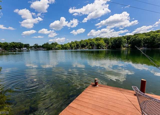 Property at 2 Lake Grinnell Ln, Sparta Twp., NJ 07871-3202, 3 beds, 1 bath