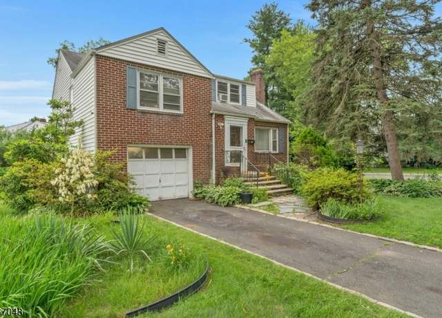 Property at 525 Ashwood Rd, Springfield Twp., NJ 07081-2503, 3 beds, 1.5 baths