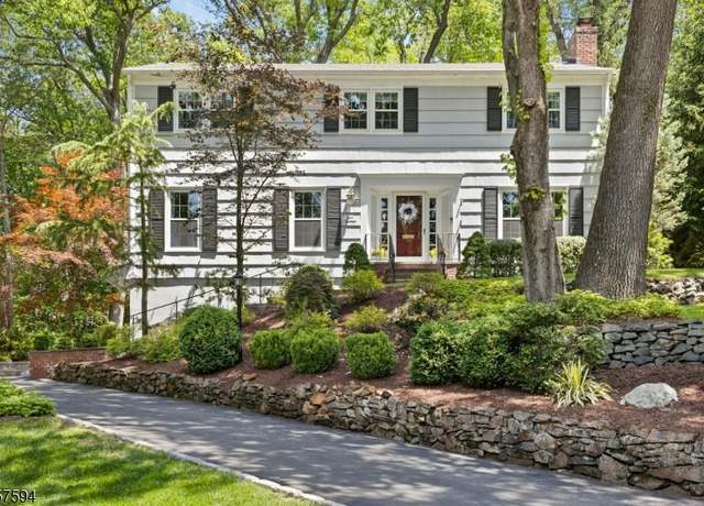 Property at 116 Wentworth Dr, Berkeley Heights Twp., NJ 07922-1701, 5 beds, 2.5 baths