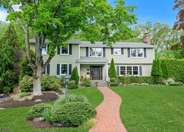 Property at 10 Wilcox Dr, Mountain Lakes Boro, NJ 07046-1148, 5 beds, 3.5 baths