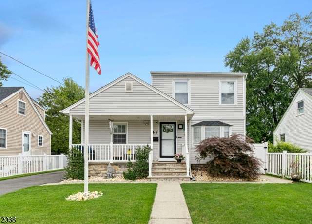 Property at 47 Florence Dr, Clark Twp., NJ 07066-1235, 4 beds, 3 baths