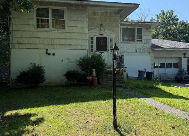 Property at 62 Barry Dr, Vernon Twp., NJ 07422-1138, 3 beds, 2 baths