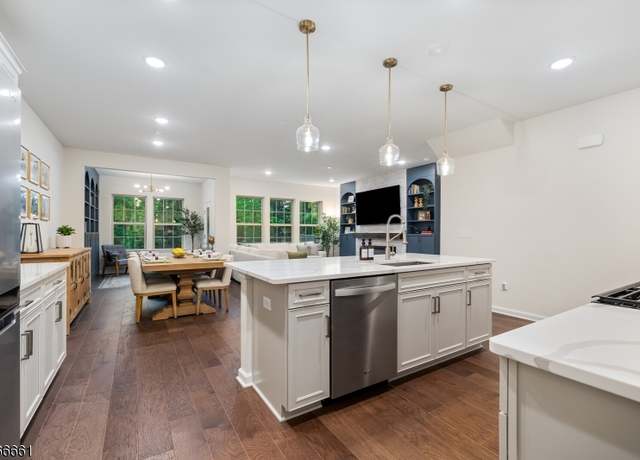 Property at 6 Hyssop Dr, Warren Twp., NJ 07059-3600, 3 beds, 3.5 baths