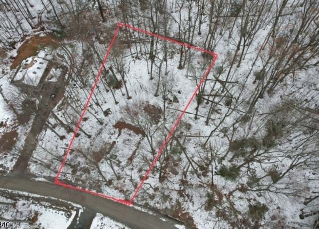 Property at 5 Woodland Way, Vernon Twp., NJ 07461-4724