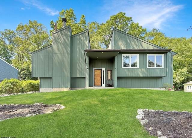 Property at 32 Summer Tree Run, Sparta Twp., NJ 07871-3742, 4 beds, 3 baths