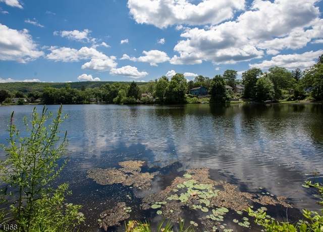 Property at 10 Lenape Trl, Jefferson Twp., NJ 07438-9340, 2 beds, 2 baths