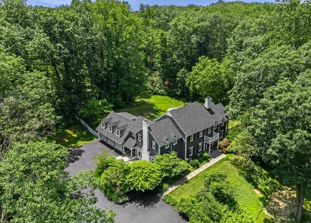 Property at 22 Water St, Tewksbury Twp., NJ 08858, 5 beds, 4.5 baths