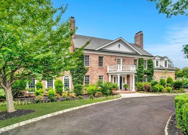 Property at 25 Fairway Dr, Green Brook Twp., NJ 08812-2064, 5 beds, 2.5 baths