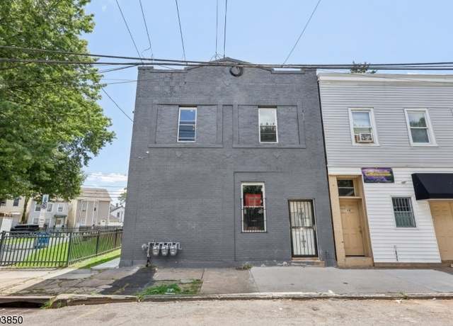 Property at 172 N Main St, Paterson City, NJ 07522-1829, 9 beds, 5 baths