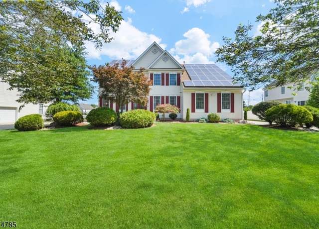 Property at 4 Margaret Dr, Franklin Twp., NJ 08873-2757, 4 beds, 3.5 baths