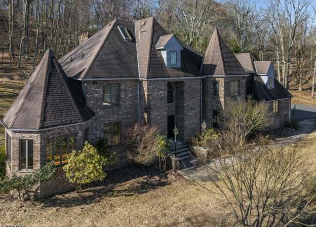 Property at 6 Spring Hill Rd, Franklin Twp., NJ 08801-3505, 6 beds, 5.5 baths