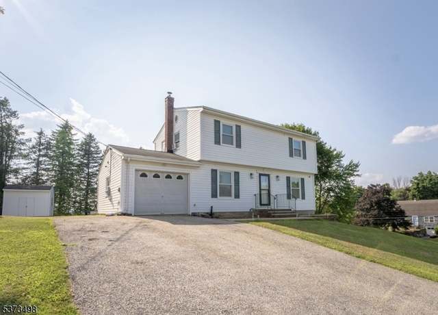 Property at 1 Hill Top Ln, Franklin, NJ 07416-2108, 4 beds, 1.5 baths
