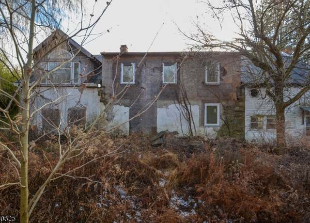 Property at 54 Lincoln Laurel Rd, Frelinghuysen Twp., NJ 07825-4132, 4 beds, 3.5 baths