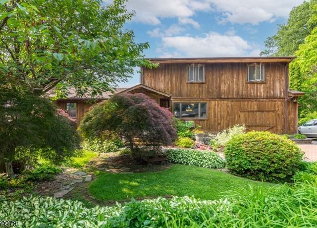 Property at 84 Brooklyn Rd, Stanhope Boro, NJ 07874-2875, 3 beds, 2.5 baths