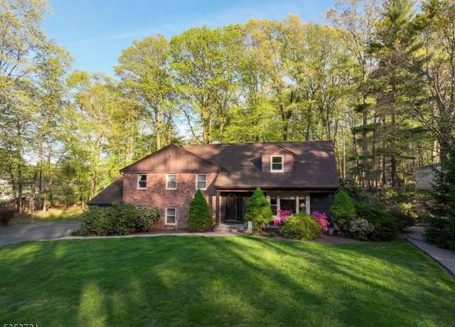 Property at 48 Poplar Dr, Hanover Twp., NJ 07950-3231, 5 beds, 2.5 baths