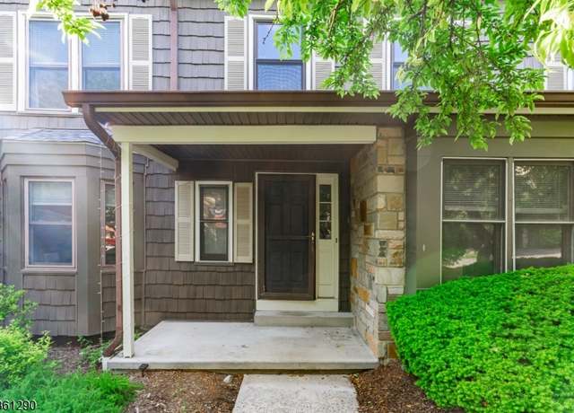 Property at 17 Whippoorwill Dr, Allamuchy Twp., NJ 07840-3213, 2 beds, 2.5 baths