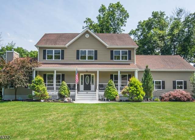 Property at 10 Lackawanna Dr, Newton, NJ 07860, 4 beds, 2.5 baths