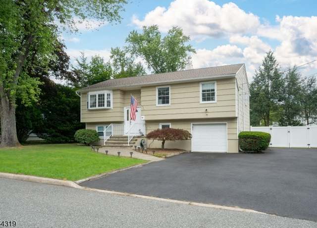 Property at 14 Poplar St, Bloomingdale Boro, NJ 07403-1813, 4 beds, 2 baths