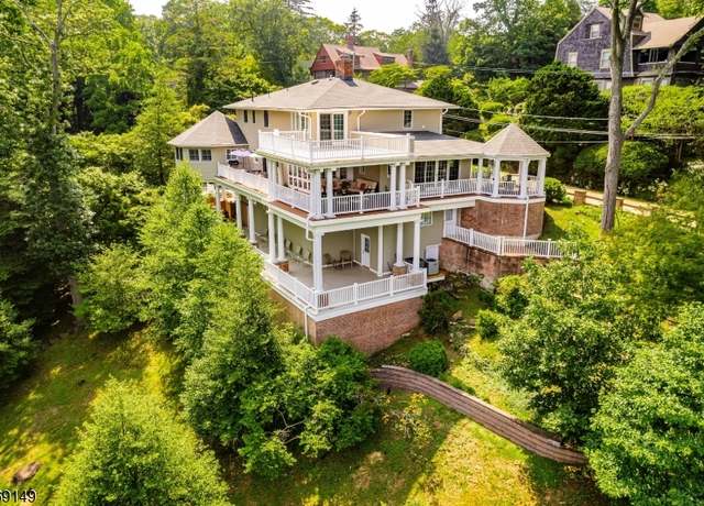 Property at 34 Sea View Ter, Middletown Twp., NJ 07732, 4 beds, 3.5 baths