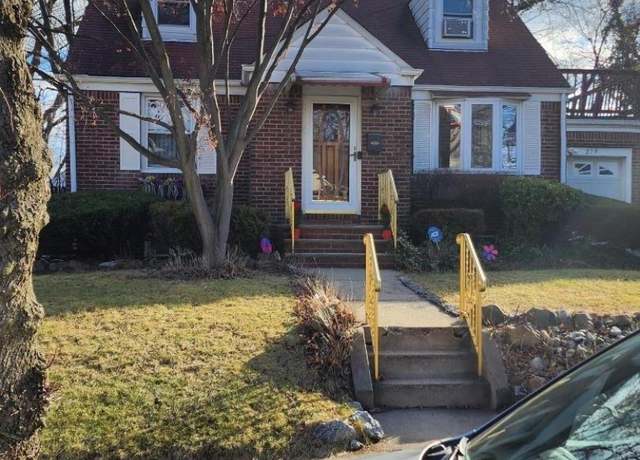 Property at 277 E 28th St, Paterson City, NJ 07514-1723, 4 beds, 1.5 baths