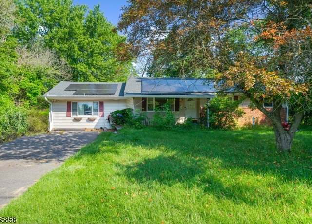 Property at 122 Sunnyview Ave W, Mansfield Twp., NJ 07840-3416, 3 beds, 1.5 baths
