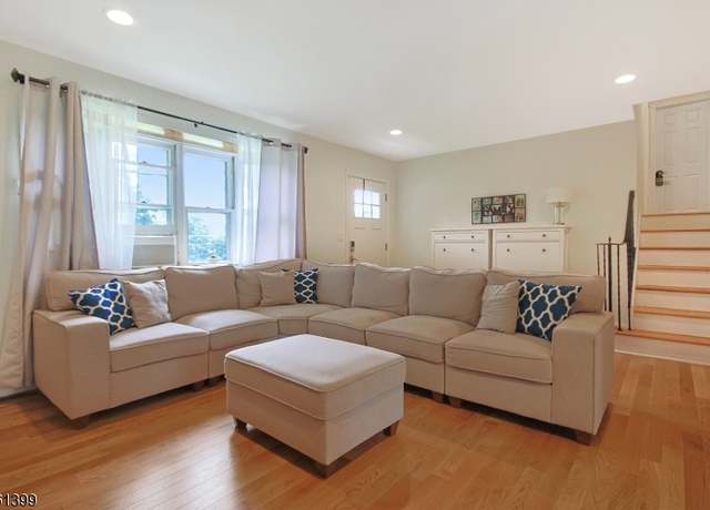Property at 29 Black Oak Dr, Vernon Twp., NJ 07462-3415, 3 beds, 1 bath