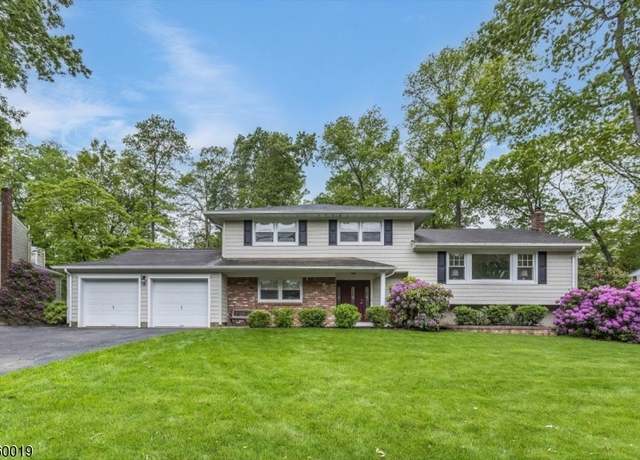 Property at 18 W Circuit Dr, Roxbury Twp., NJ 07876-1953, 4 beds, 2.5 baths