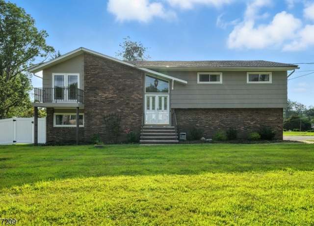 Property at 31 Crescent Dr, Jefferson Twp., NJ 07849-1339, 4 beds, 3 baths