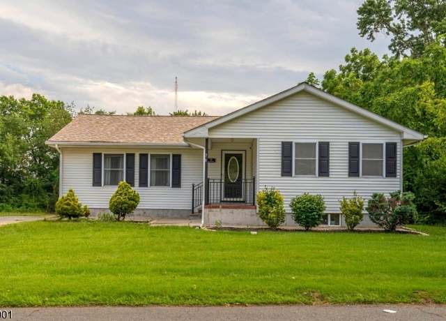 Property at 78 Churchill Ave, Franklin Twp., NJ 08873-3405, 4 beds, 2.5 baths