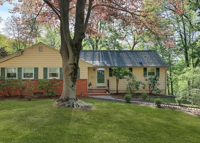 Property at 44 Evergreen Dr, Berkeley Heights Twp., NJ 07922-1724, 3 beds, 2 baths