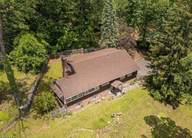 Property at 63 Edgemont Rd, Watchung Boro, NJ 07069-6453, 5 beds, 3.5 baths