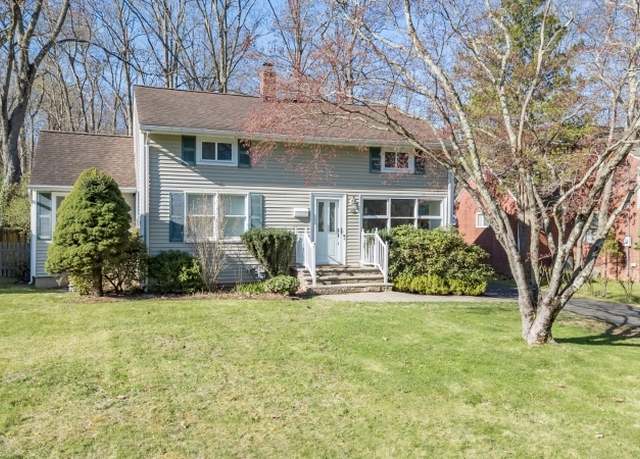 Property at 90 Delmore Ave, Berkeley Heights Twp., NJ 07922-1200, 4 beds, 2 baths