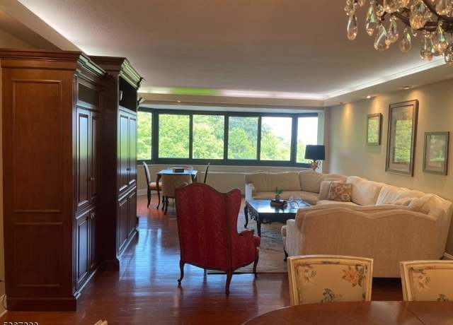 Property at 609 W South Orange Ave Unit 5H, South Orange Village Twp., NJ 07079-1063, 2 beds, 2.5 baths