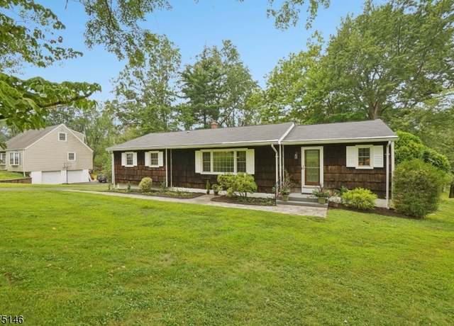 Property at 1252 Washington Valley Rd, Bridgewater Twp., NJ 08807-1429, 3 beds, 2.5 baths