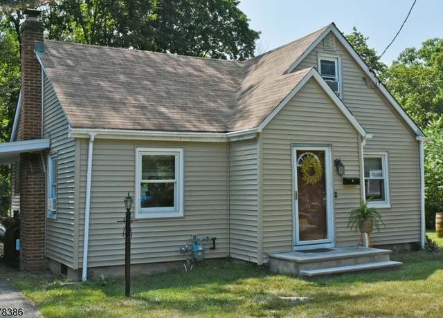 Property at 7 W Maple Ave, Roxbury Twp., NJ 07876-1414, 3 beds, 1.5 baths