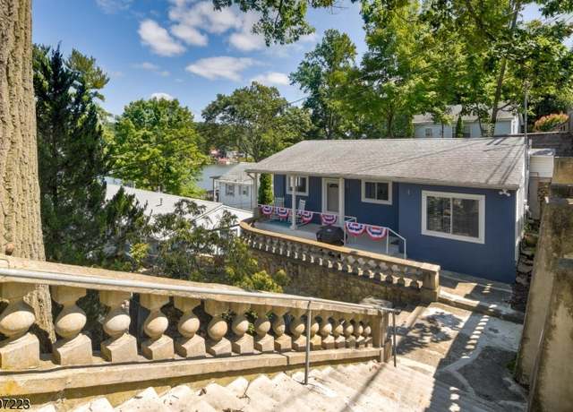 Property at 431 Lakeside Blvd Unit 2, Hopatcong Boro, NJ 07843-1650, 1 bed, 1 bath